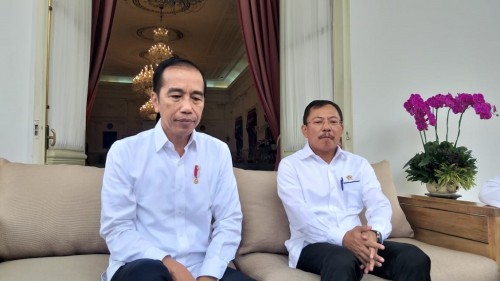 Presiden Joko Widodo dan Menkes Terawan (Foto: PinterPolitik)