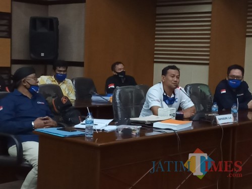 Bakal calon bupati Malang dari jalur perseorangan Heri Cahyono di gedung DPRD Kabupaten Malang, Selasa (21/7/2020). (Foto: Tubagus Achmad/MalangTimes)