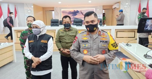 Forkopimda Jatim ketika memberikan keterangan pers.