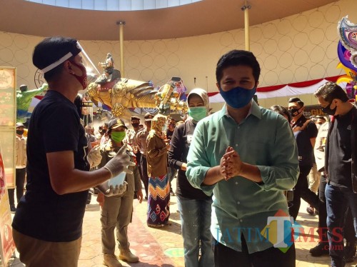 Wakil Gunernur Jawa Timur Emil Elestianto Dardak saat berada di Senyum World Hotel, Minggu (26/7/2020). (Foto: Irsya Richa/MalangTIMES)