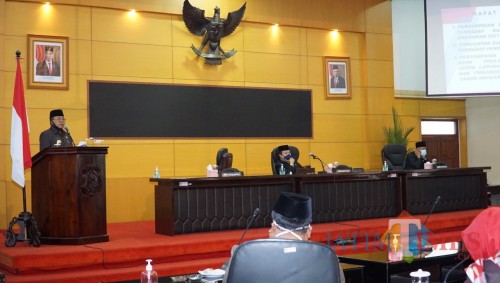 Rapat paripurna membahas 3 agenda sekaligus digelar DPRD Kota Blitar.(Foto : Aunur Rofiq/BlitarTIMES)
