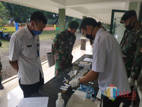 Tes urine Yonarmed 1/Roket/AY/1/2 Kostrad (istimewa)