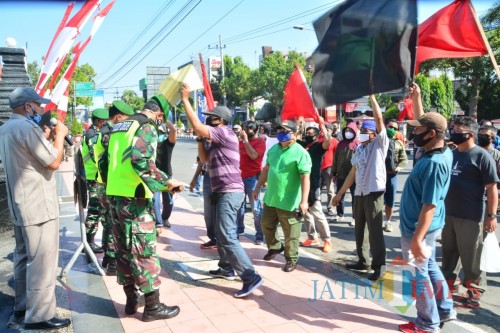Latihan PHH digelar Kodim 0808/Blitar untuk hadapi Pilkada serentak.(Foto : Aunur Rofiq/BlitarTIMES)