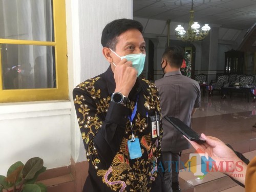 Sekda Kabupaten Malang, Wahyu Hidayat saat menjelaskan hasil monev bersama KPK (Foto : Dokumen MalangTIMES)