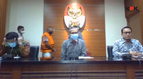 Tersangka Eryck Armando Talla (baju tahanan) saat sesi rilis KPK (Foto : Istimewa)
