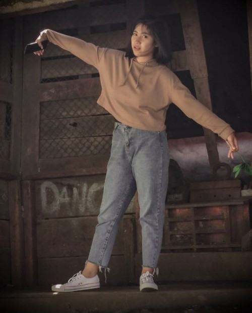 Gaya kasual Dhea Lukita Andriana, salah satu siswi asal Tulungagung yang bakal menjadi anggota Paskibraka Nasional 2020. (Foto: instagram @dhealkt_).