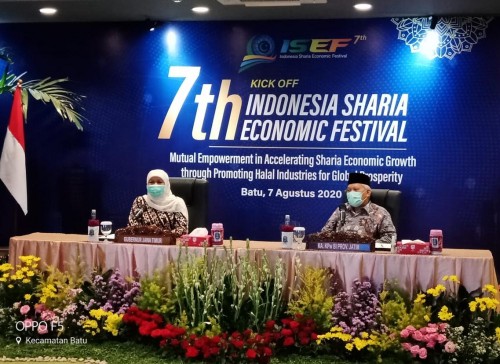 Gubernur Jawa Timur, Khofifah Indar Parawansa (kiri) saat menghadiri kickoff 7th ISEF 2020 secara virtual (istimewa)