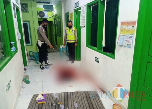 Darah masih membekas di puskesmas tempat lokasi pembunuhan.