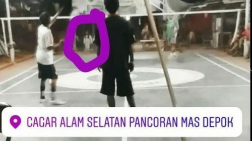 Kuntilanak di lapangan bulutangkis Depok (Foto: IG @Depok24Jam)