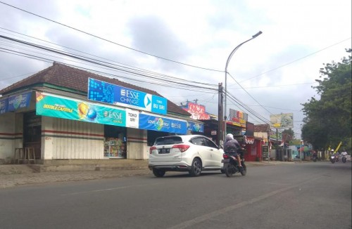 Kawasan niaga, perkantoran dan industri di ruas Jalan Mayjend Sungkono. (Foto: Istimewa).