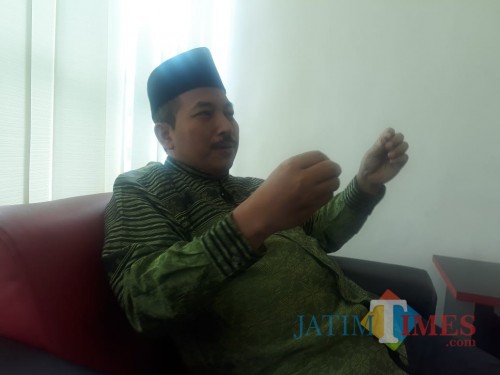 Bakal Calon Bupati Malang yang kabarnya akan diusung oleh PKB, Umar Usman saat berada di studio MalangTimes. (Dok. JatimTimes)