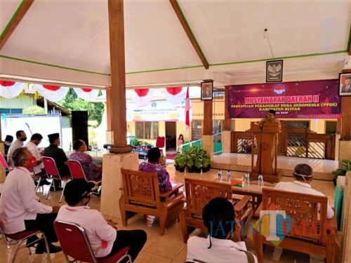 Bupati Blitar Rijanto membuka Musda II PPDI yang digelar di Desa Dayu.(Foto : Aunur Rofiq/BlitarTIMES)