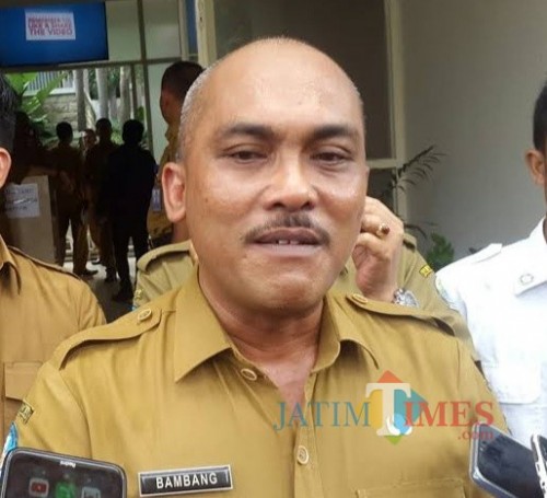 Kepala Disdik Kabupaten Bangkalan Bambang Budi Mustika, saat menemui sejumlah awak media.