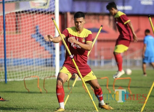 Para pemain Persik saat menjalani sesi latihan di stadion Brawijaya.(istimrwa)