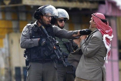 Tentara Israel yang bersitegang dengan warga Palestina. (Foto: istimewa)