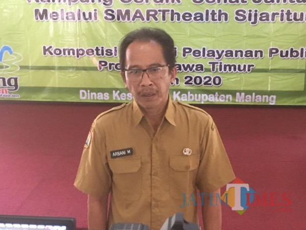 Kadinkes Kabupaten Malang, Arbani Mukti Wibowo saat memaparkan aplikasi SMARThealth (Foto : Ashaq Lupito / MalangTIMES)
