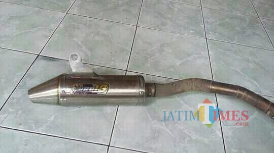 Penertiban Knalpot Brong (Foto: Bramastyo Dhieka Anugerah / Jatim Times)
