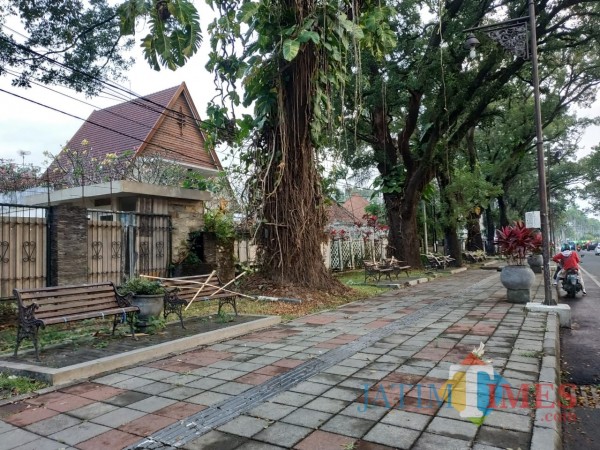 Kursi yang penghalang nya dilepas oleh oknum masyarakat (Hendra Saputra)