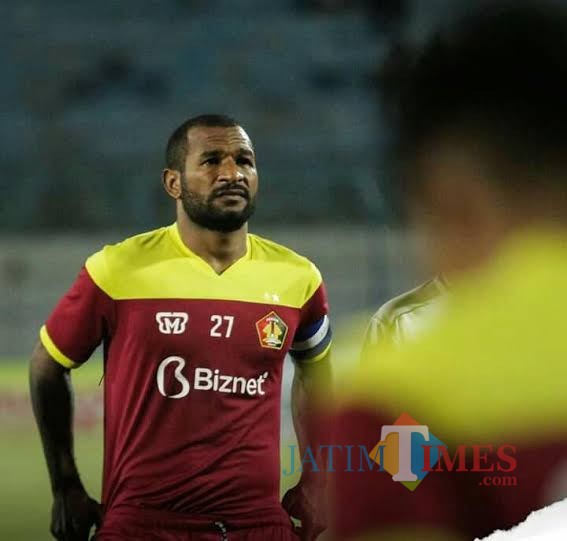 Andri Ibo saat berlatih di stadion Brawijaya beberapa waktu yang lalu.(foto : istimewa)