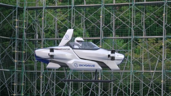 Mobil terbang berpenumpang SkyDrive SD-03 yang menjalani uji coba pertama di Jepang. (Foto: SkyDrive.Inc)