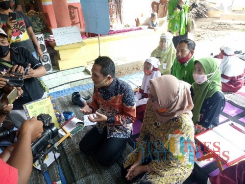 Program guru sambang yang dicanangkan Bupati dan Wakil Bupati Lumajang (Foto : Moch. R.Abdul Fatah / Jatim TIMES)