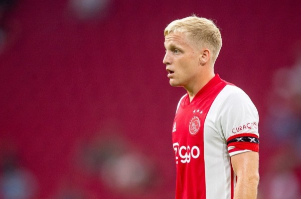 Van de Beek saat masih membela Ajax Amsterdam (Instagram van de Beek)