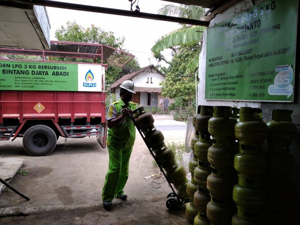 Pasokan elpiji 3 kg di pangkalan gas elpiji Desa Ceweng, Kecamatan Diwek, Kabupaten Jombang. (Istimewa)