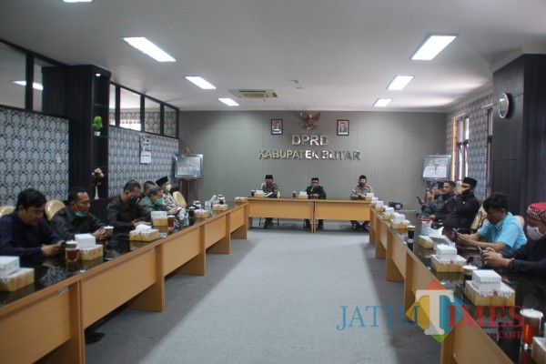 DPRD Kabupaten Bojonegoro saat agenda kunker ke DPRD Kabupaten Blitar (Foto: Aunur Rofiq/BlitarTIMES)