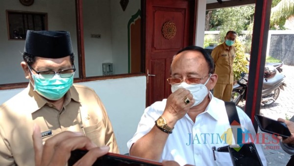 Tampak, kiri Wakil Bupati Bangkalan Moh. Mohni dan Plt Sekretaris BPWS Sidik Wiyoto. (foto/redaksi bangkalantimes.com)
