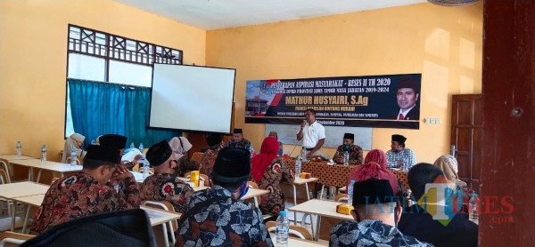 Sejumlah kepala sekolah SMA dan SMK swasta saat ikuti reses anggota Komisi E DPRD Provinsi Jatim. (foto/redaksi bangkalantimes.com)