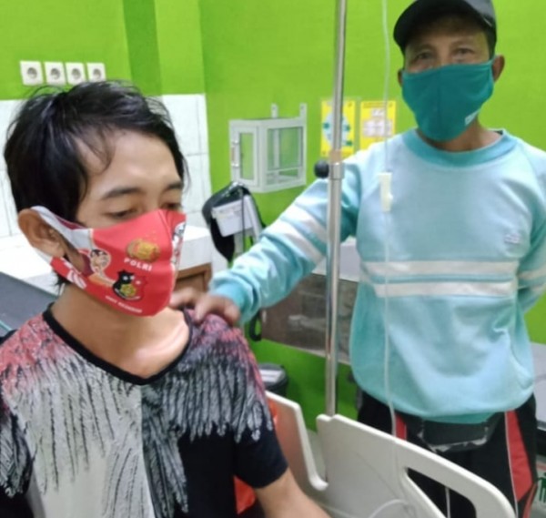 Fatchur Rozi (31) saat di rumah sakit usai ditemukan. (Istimewa)