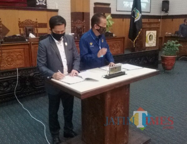 Pimpinan DPRD Banyuwangi Melakukan Penandatangan KUPA PPAS Nurhad Banyuwangi Jatim Times