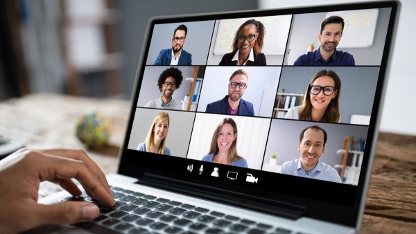 Meeting online (Foto: Nyaatech)