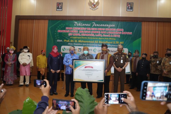 Pencanangan zona integritas WBK, WBBM Kantor Kementerian Agama Kota Malang, Kamis (17/9). (Foto: Humas Pemkot Malang).