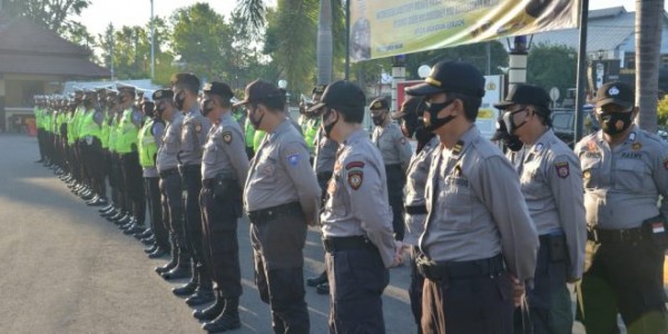 Apel seluruh anggota di depan Mako Polresta Madiun