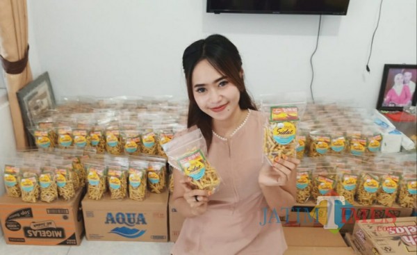 Produk stik ikan sidat milik Abdi Asmara .(eko arif s/Jatimtimes)