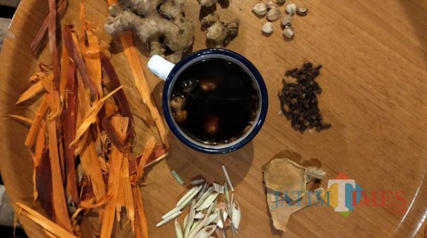 Kopi rempah racikan kedai Rudeka. (Foto : Adi Rosul / JombangTIMES)