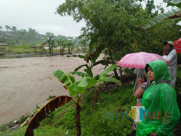 Pantauan kondisi Sungai Gledek paska meluap akibat curah hujan yang tinggi selama 2 hari (Foto: Istimewa)