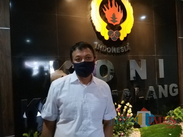 Ketua Umum KONI Kota Malang, Eddy Wahyono (Hendra Saputra)