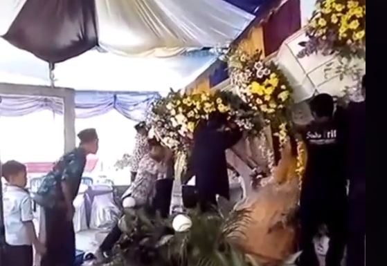 Dekorasi Pernikahan Ambruk (Foto: TikTok @aylaputryanggara21)