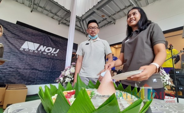 Kaleda Pramoda Wardani selaku Komisaris Utama PT.Noij Indonesia Global Store saat melaunching Noij Store (Eko Arif S/ JatimTIMES)