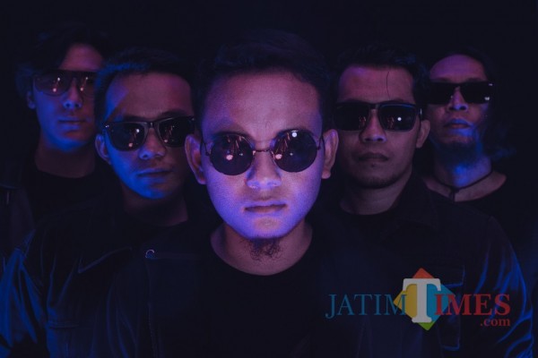 Lima personil yang memperkuat Eternity hingga sampai saat ini. (Foto: Dok. Eternity)