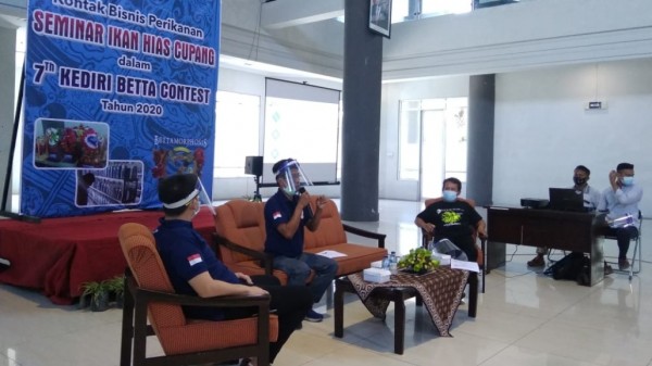 Seminar bertajuk “Kontak Bisnis Perikanan Seminar Ikan Hias Cupang Dalam Kediri Betta Kontes ke-7, Tahun 2020" .(Foto: Ist)