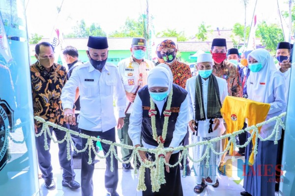 Gubernur Jatim Khofifah