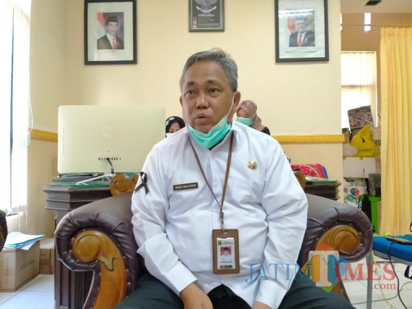 Kepala Dinas Kesehatan Kabupaten Sumenep, Agus Mulyono sewaktu ditemui diruang kerjanya (Foto: Syaiful Ramadhani/JatimTIMES)