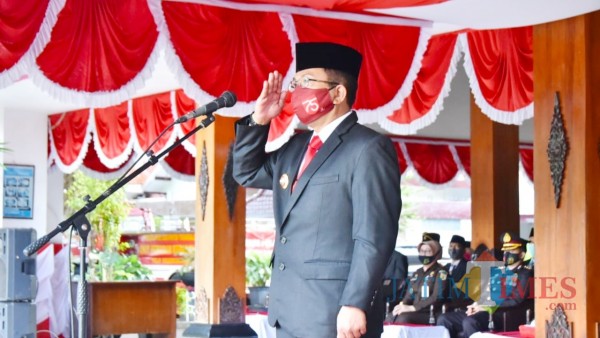 Pjs. Bupati Trenggalek Benny Sampirwanto saat pimpin upacara peringatan hari Kesaktian Pancasila
