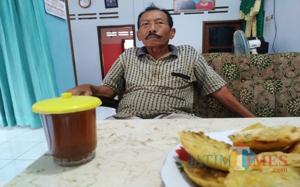 Triman, eks Tapol saat ditemui dirumahnya Ngentrong Campurdarat / Foto : Anang Basso / Tulungagung TIMES