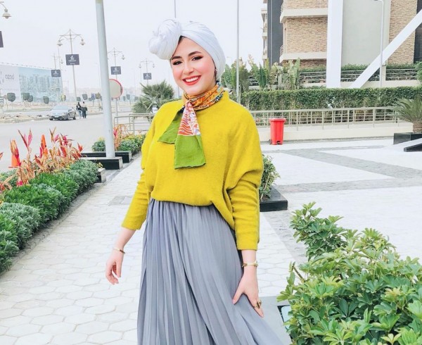 Outfit hijab turban ala Aya Sokkar. (Foto: Instagram @ayasokkar).