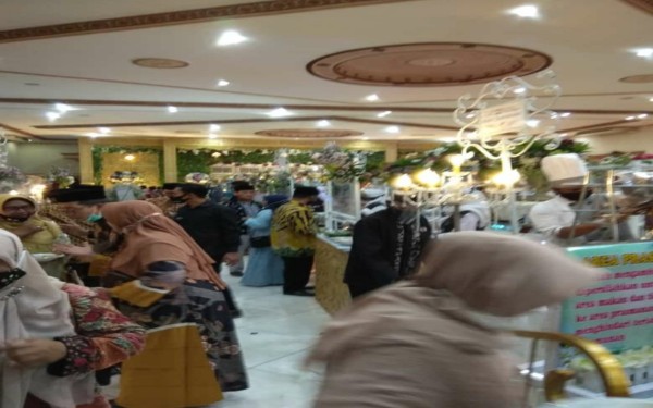 Suasana hajatan yang digelar Kepala Kantor Kemenag Jombang. (Istimewa)