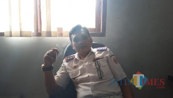 Ariek Moein, Kepala Bidang (Kabid) Lalu Lintas dan Angkutan Jalan Dinas Perhubungan (Dishub) Bangkalan, saat ditemui di kantornya (foto: redaksi Bangkalantimes.com)